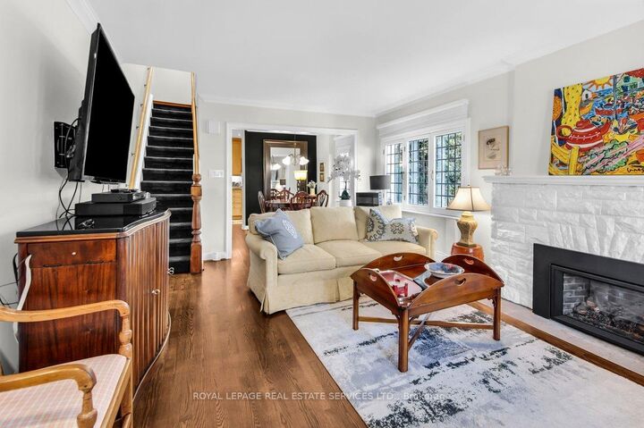 Property Photo: 47 Coulson Avenue ON M4V 1Y3