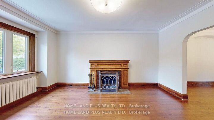 Property Photo:  97 Deloraine Avenue  ON M5M 2B1 