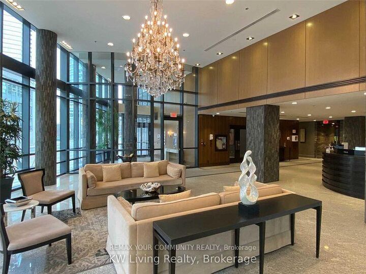Property Photo:  825 Church Street 2101  ON M4W 3Z4 