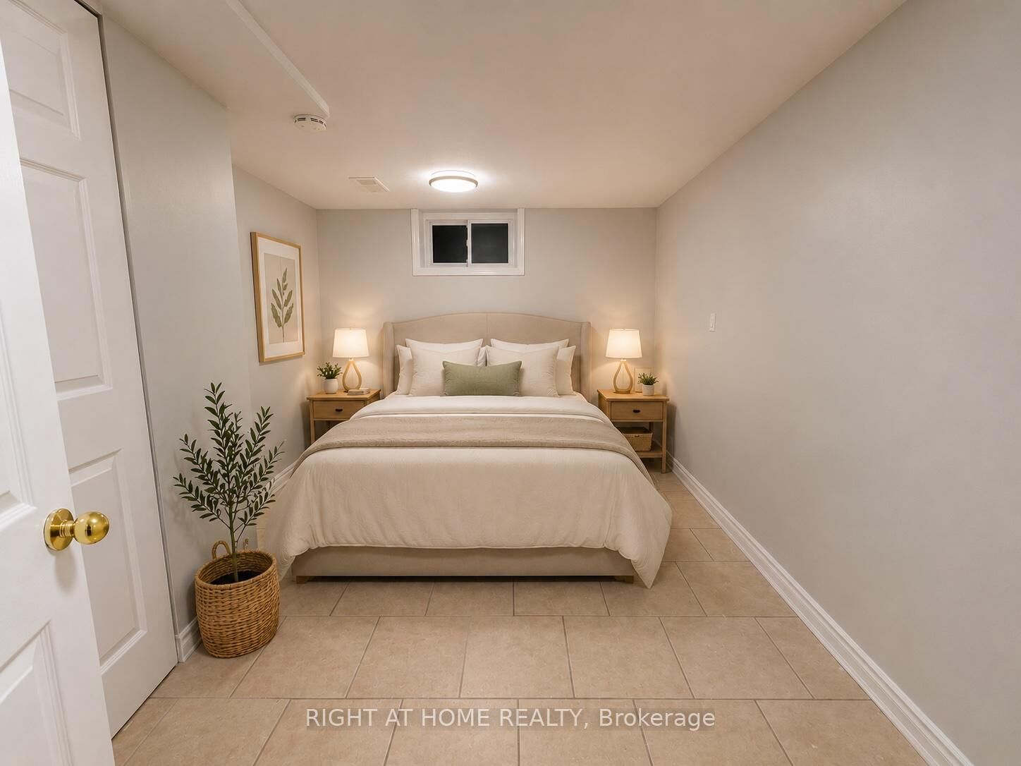 Property Photo:  67 Brentwood Drive Lower  ON L8T 3W2 