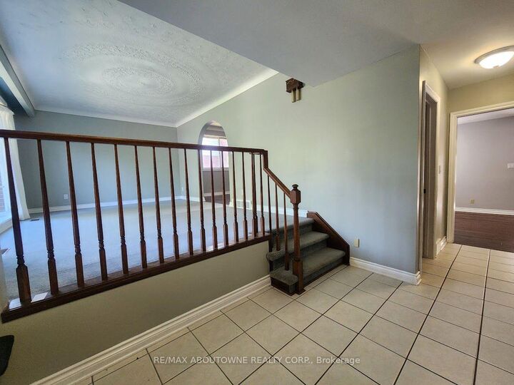 Property Photo:  64 Adel Drive  ON L2M 7E6 
