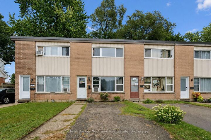 1561-1567 Queenston Road — photo 1