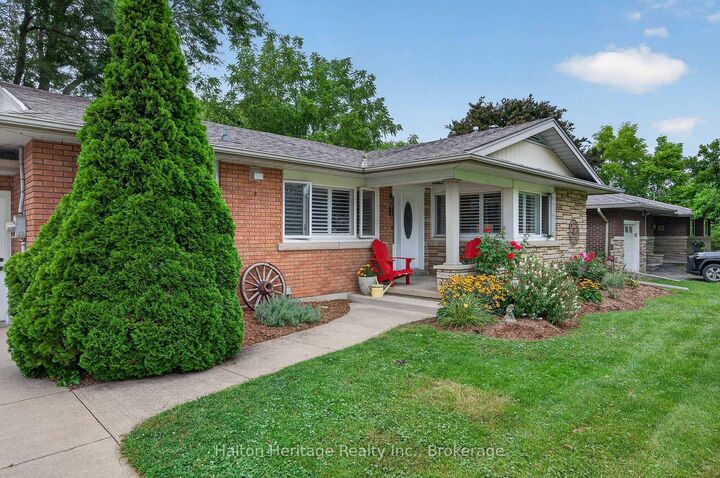 Property Photo:  9 Strathearn Avenue  ON L3M 3A5 