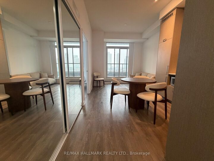 Property Photo:  38 Honeycrisp Crescent 1215  ON L4K 0M8 