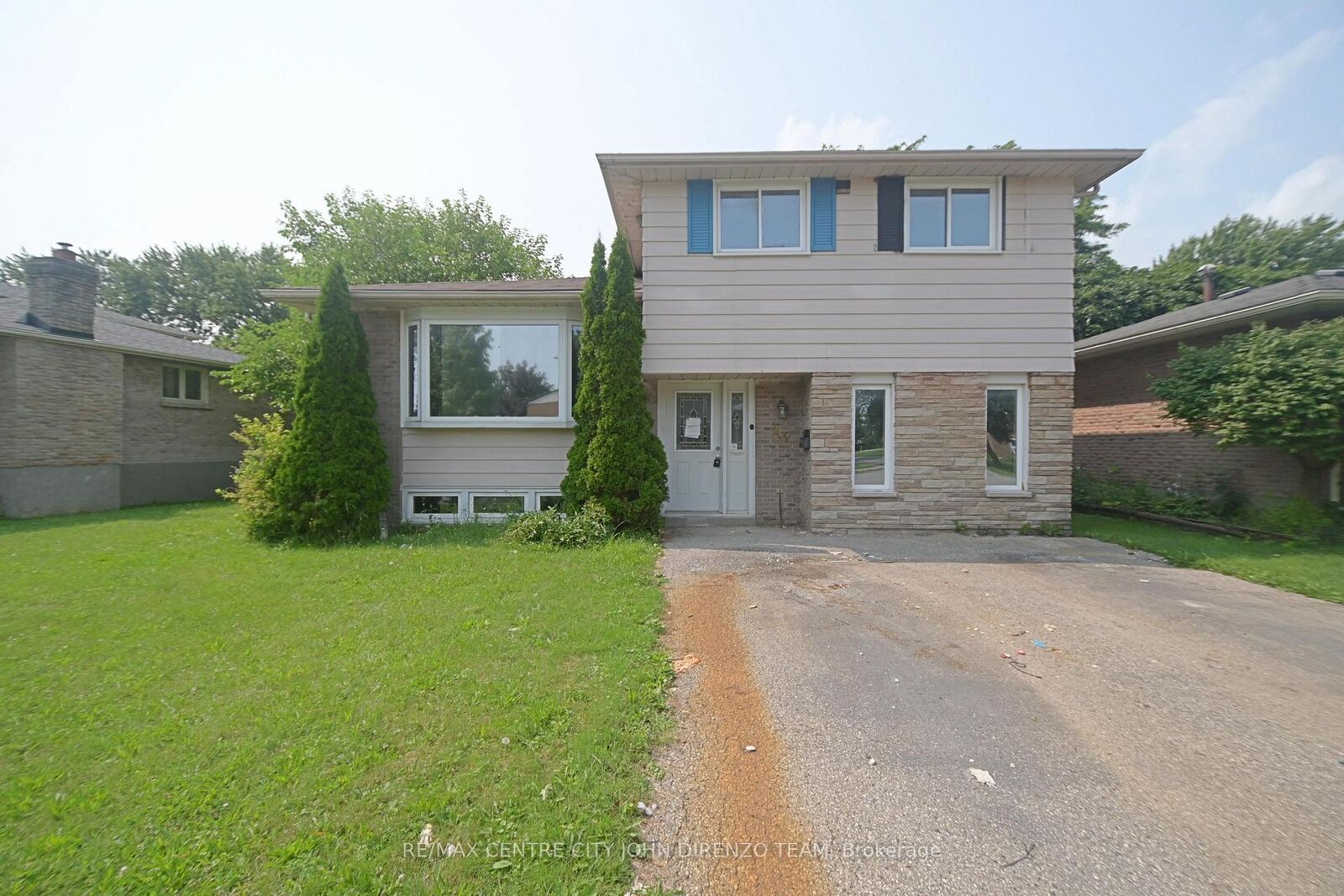 Property Photo:  83 Confederation Drive  ON N5P 3Y2 