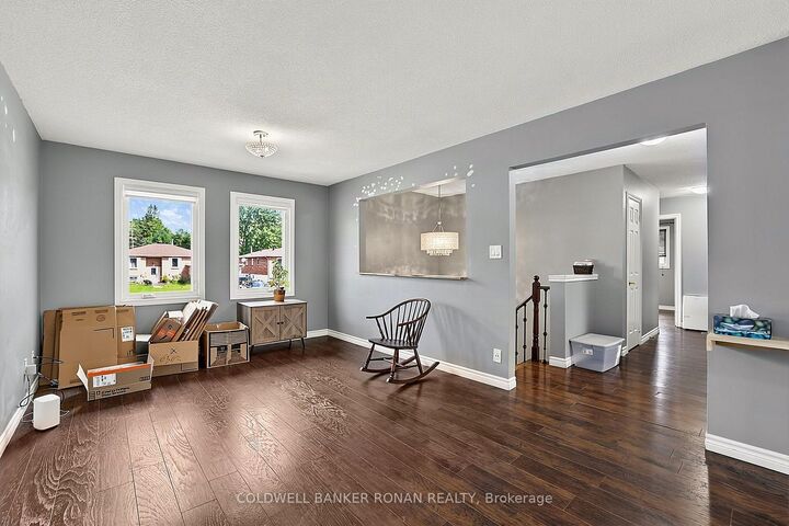 Property Photo:  8 McCarthy Crescent  ON L0M 1B3 