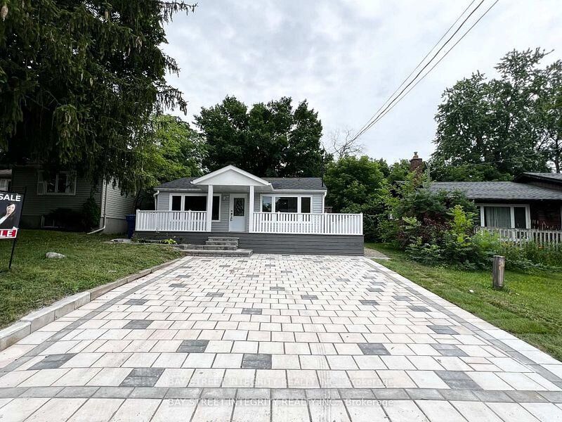 Property Photo:  29 Balson Boulevard  ON L4A 7X3 