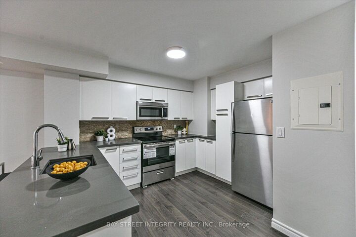 Property Photo: 11 St Joseph Street 602 ON M4Y 1J8