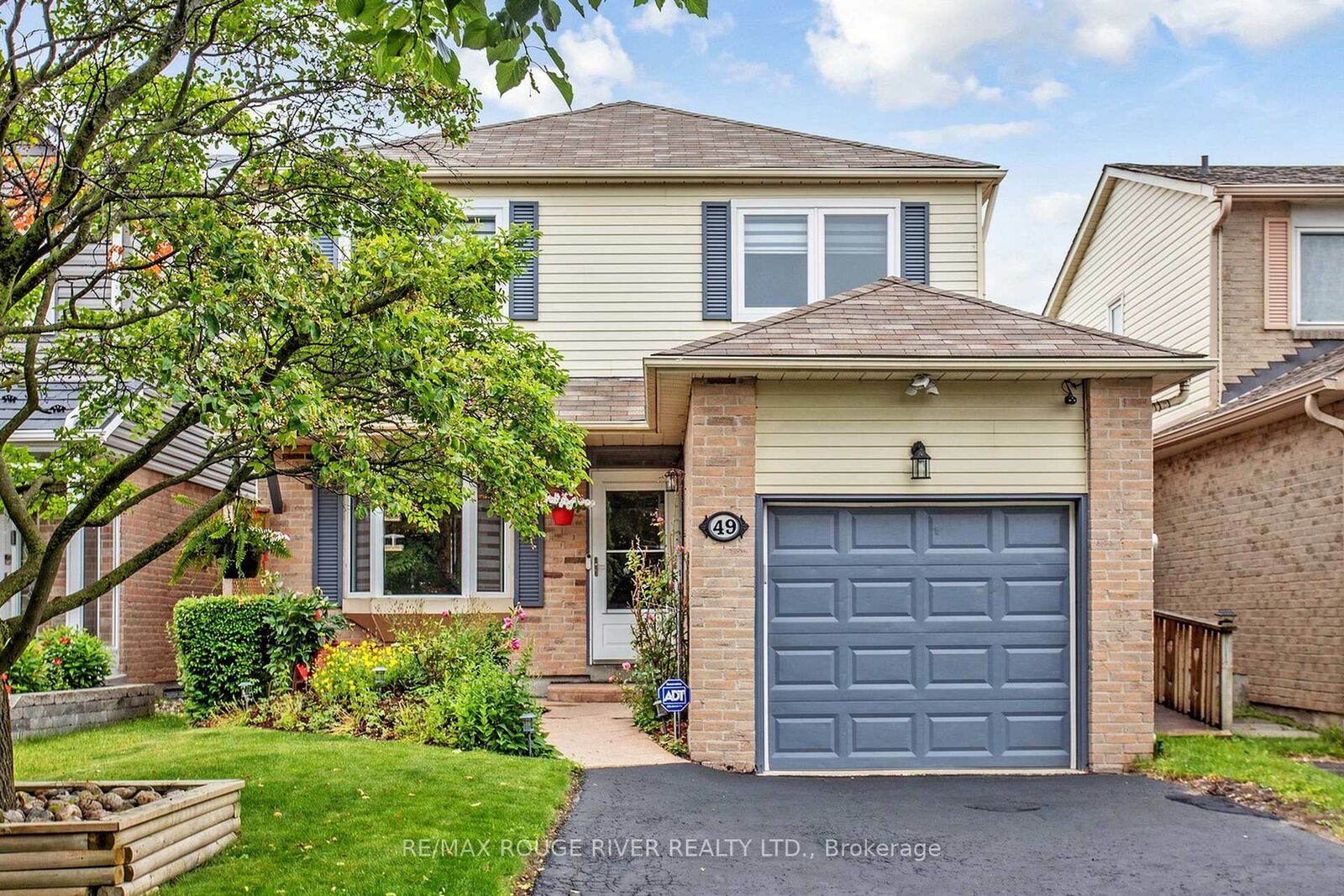 Property Photo: 49 Gilmour Drive ON L1S 5J4
