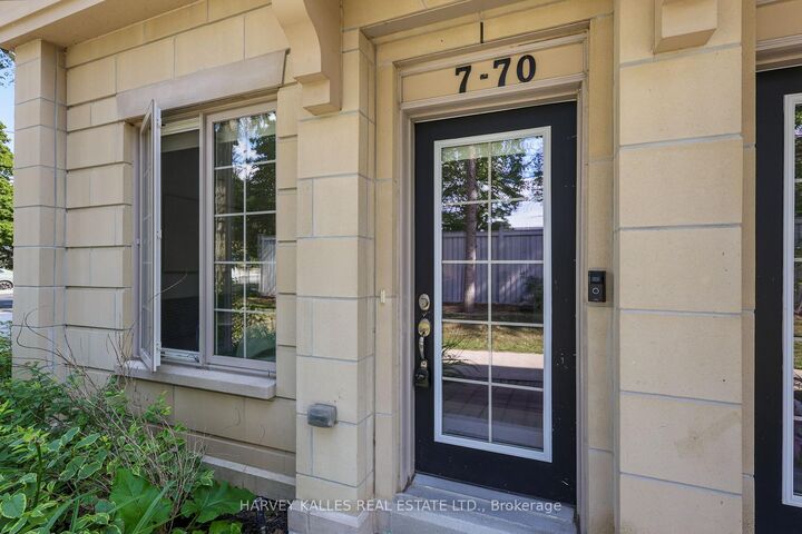 Property Photo: 70 Hargrave Lane 7 ON M4N 0A4