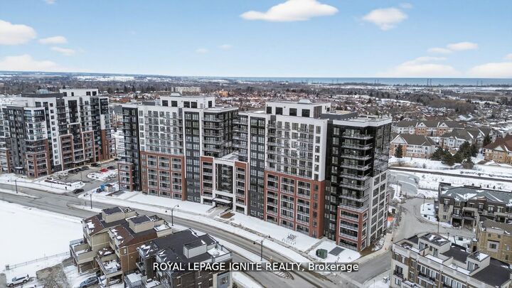 Photo de la propriété:  51 Clarington Boulevard 611  ON L1C 7J8 