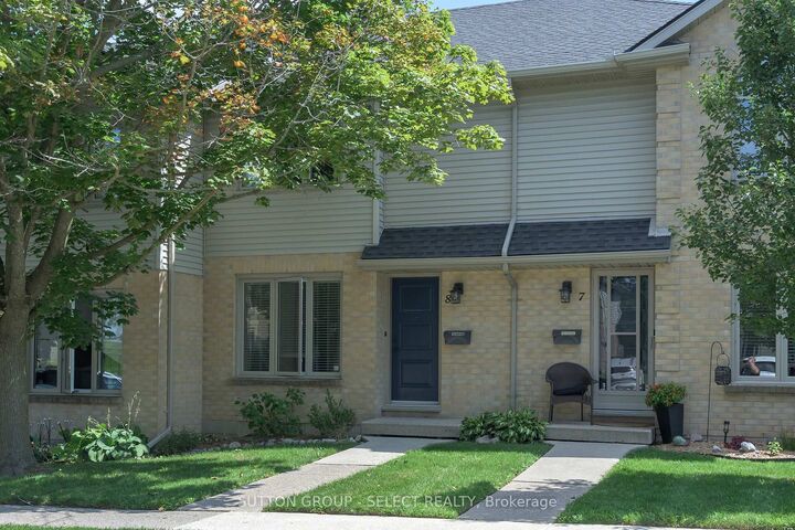Property Photo:  925 Lawson Road 8  ON N6G 4X3 