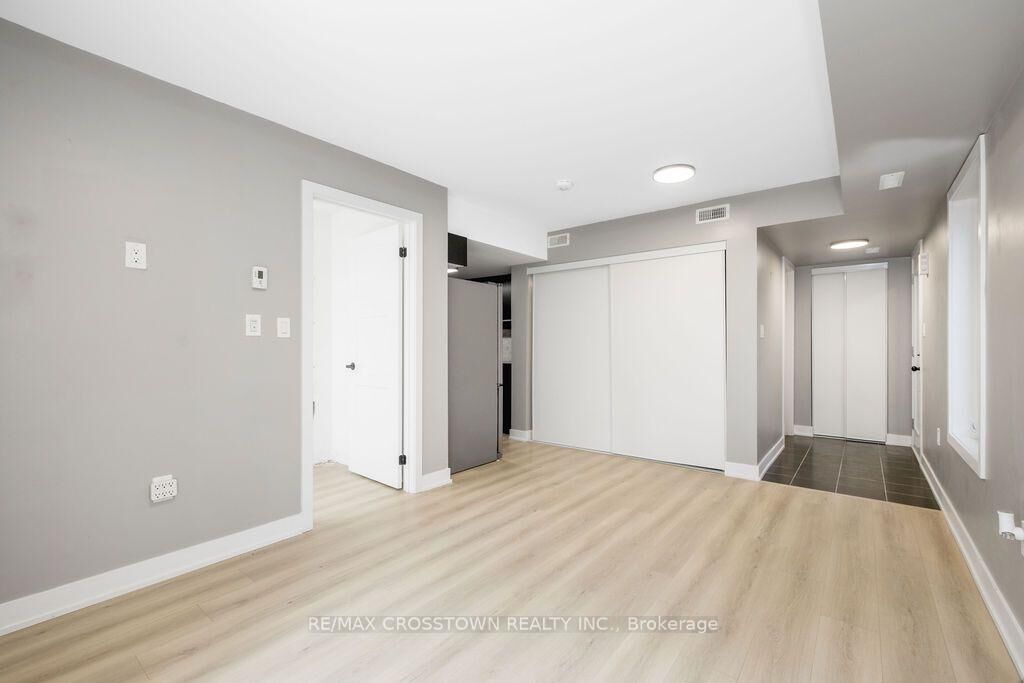 Property Photo: 14 Pumpkin Corner Crescent 1 ON L9J 0T6