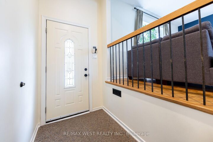 Property Photo: 20 Sanderson Crescent ON L4C 5L4