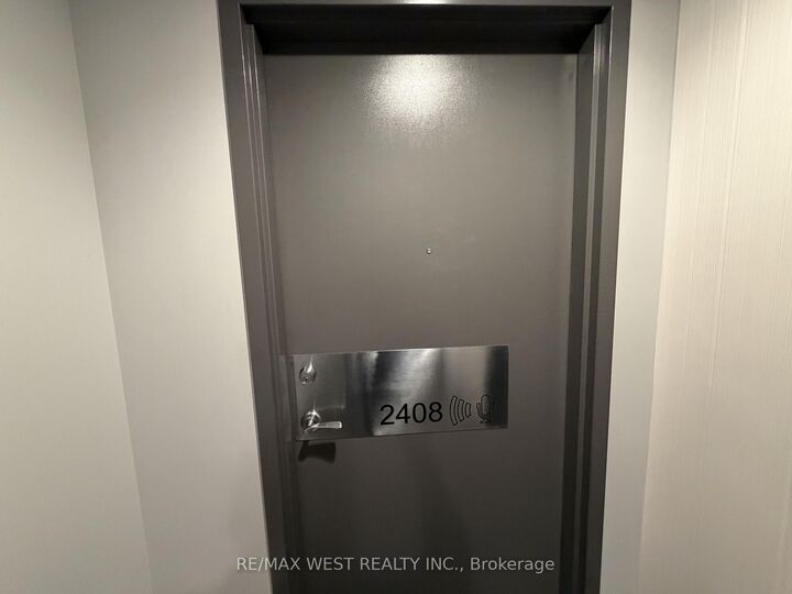 Property Photo:  281 Mutual Street 2408  ON M4Y 3C4 