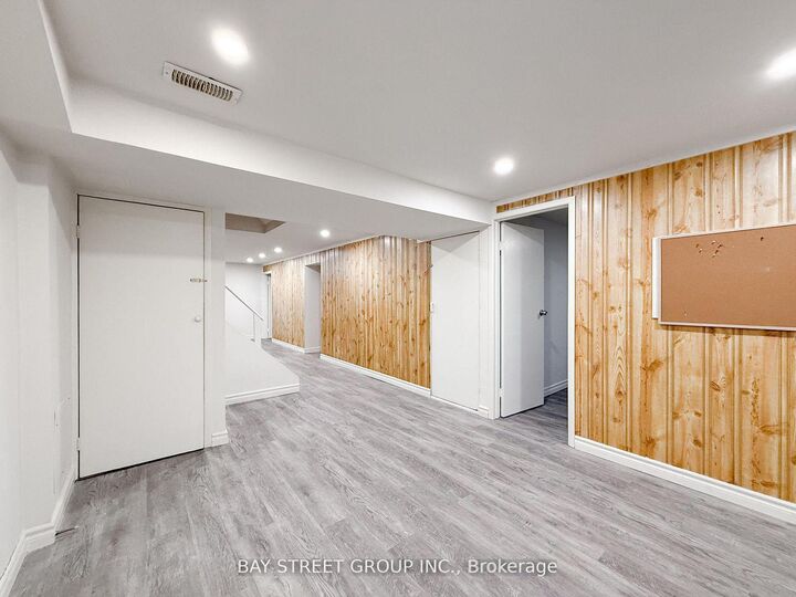 Property Photo:  82 Radwell Cres Crescent  ON M1V 2J5 
