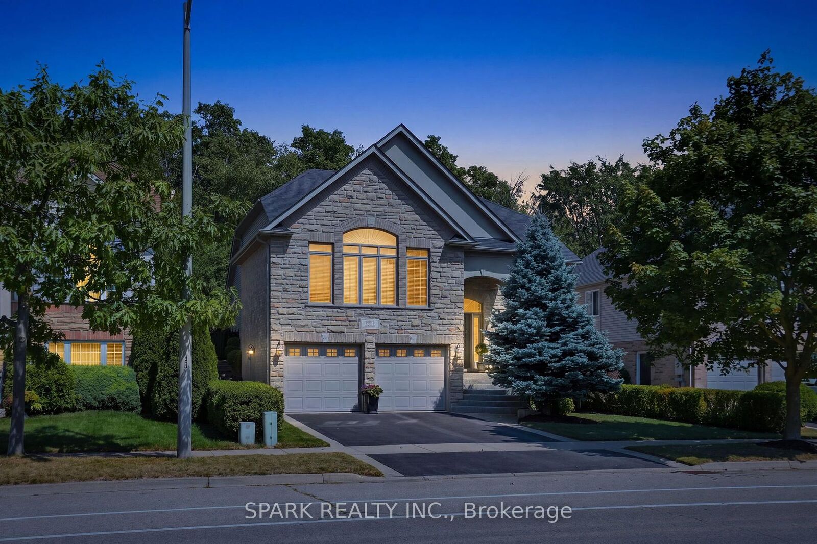 Property Photo: 179 Tanners Drive S ON L7J 3A8