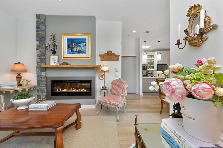 Property Photo: 2580 Penrhyn St #301 BC V8N 1G3