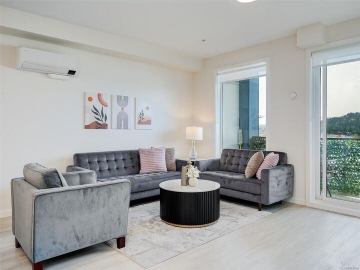 Property Photo: 842 Orono Ave #405 BC V9B 2T8