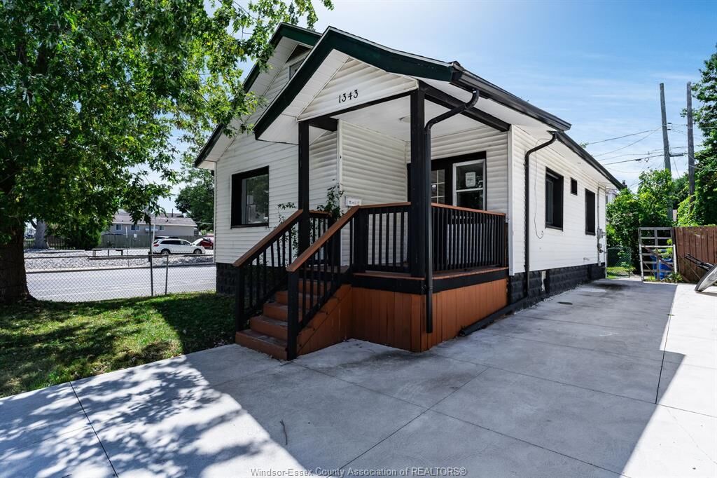 Property Photo: 1343 Lillian ON N8X 4A4
