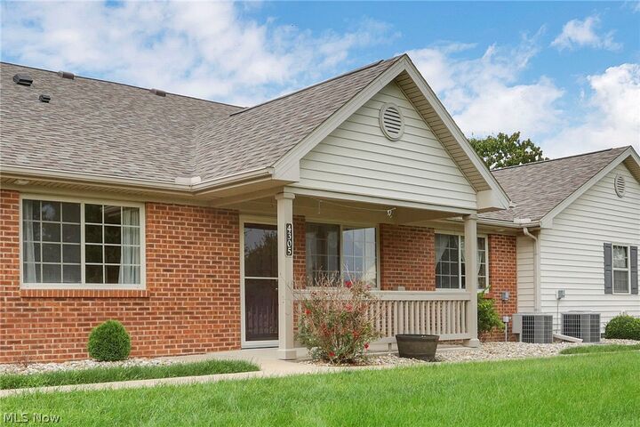 Property Photo:  4305 E Strattford Circle E  OH 43701 