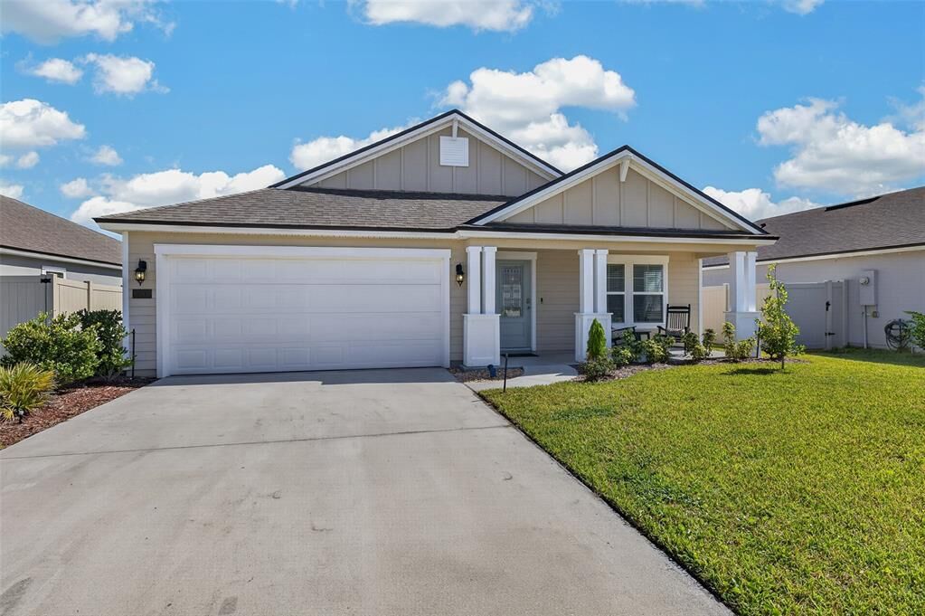 Property Photo:  65805 Edgewater Drive  FL 32097 