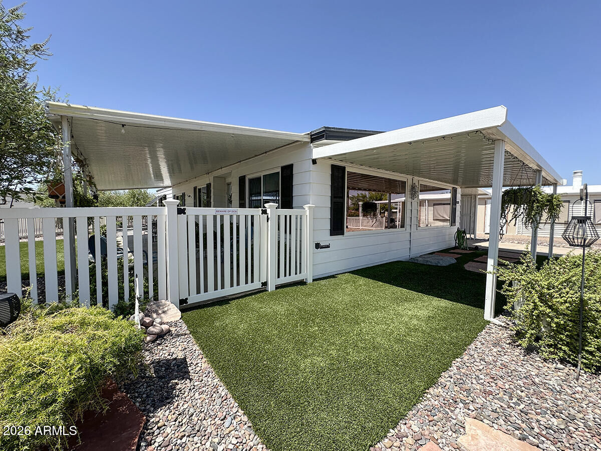 Property Photo: 632 S 83rd Way AZ 85208