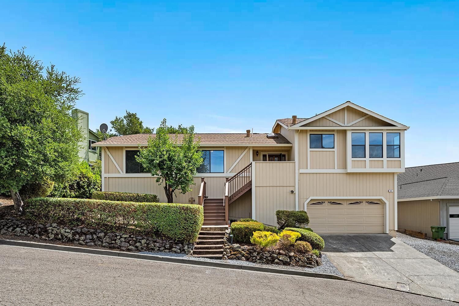 Property Photo:  620 Alta Vista Drive  CA 95448 