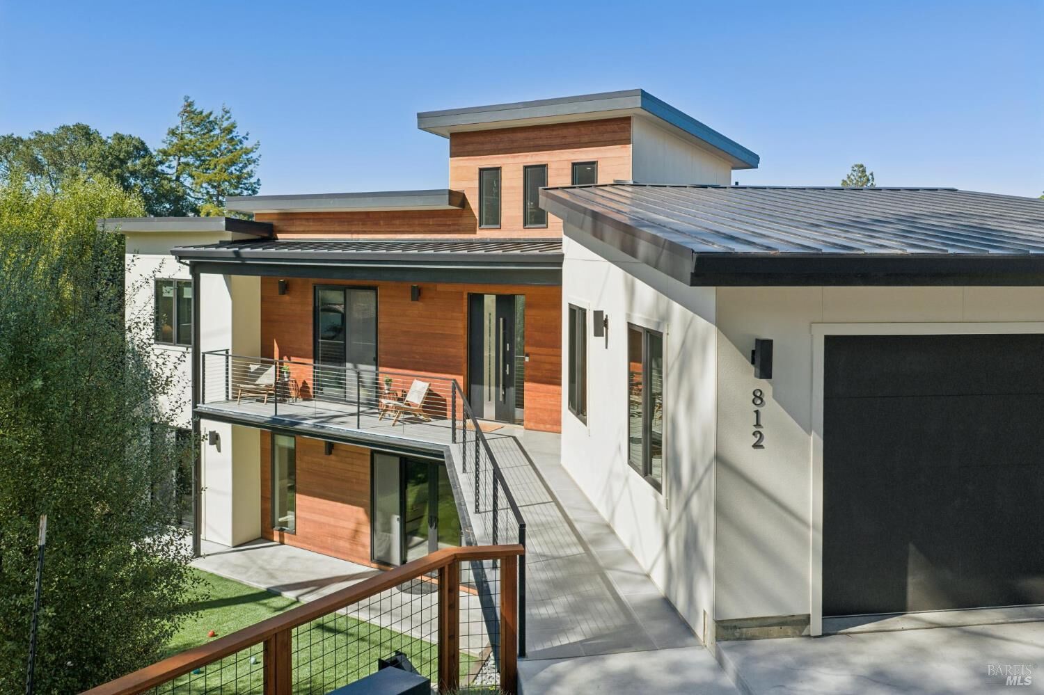 Property Photo:  812 Spring Drive  CA 94901 