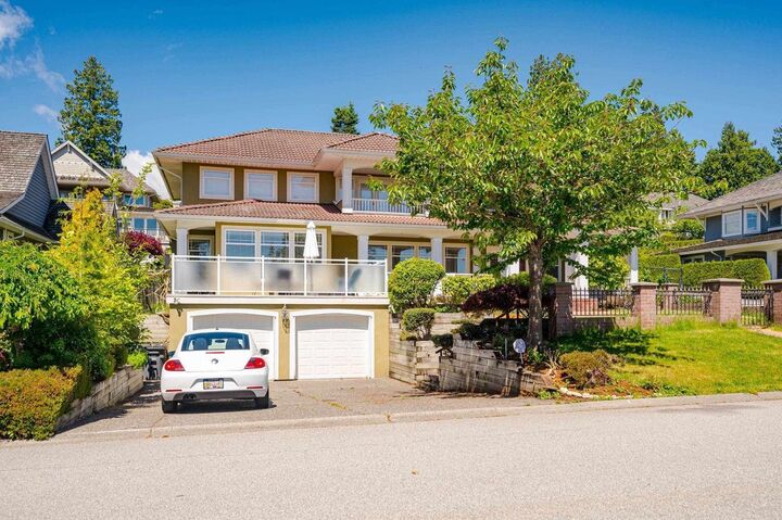 Property Photo:  13477 13A Avenue  BC V4A 1C5 