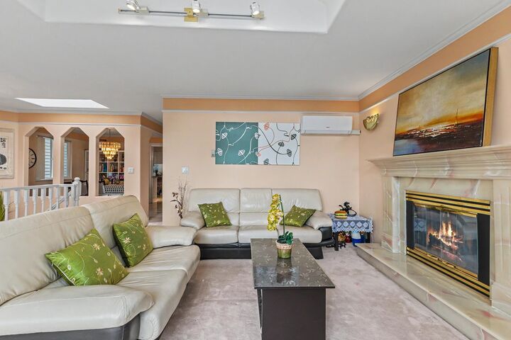 Property Photo: 4137 Parker Street BC V5C 3C2