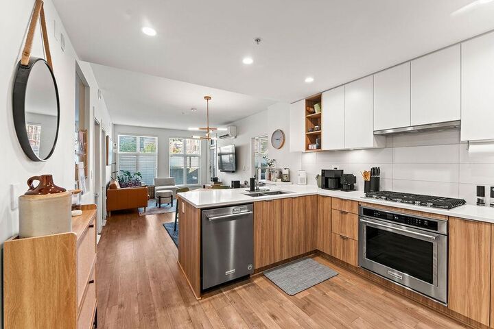 Property Photo: 750 Dogwood Street 101 BC V3J 4B7