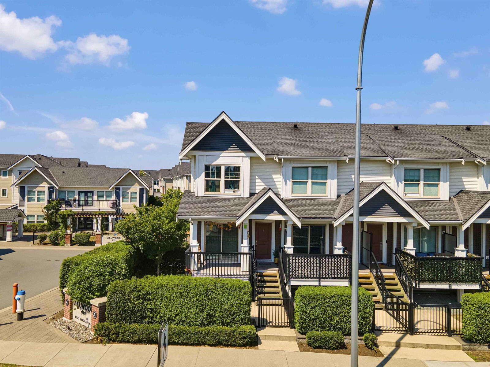 Property Photo:  32633 Simon Avenue 2  BC V2T 0G9 