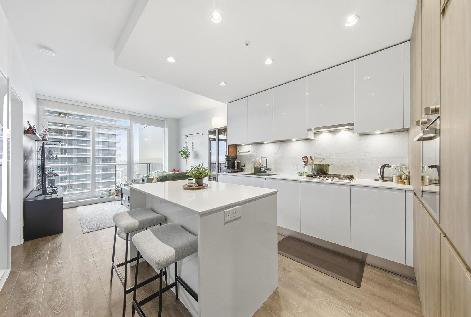 Property Photo:  4650 Brentwood Boulevard 4106  BC V5C 0M3 