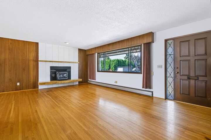 Property Photo:  45596 Lewis Avenue  BC V2P 3C6 