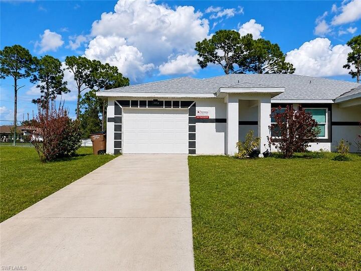 Property Photo:  5352/5354 30th St SW  FL 33973 