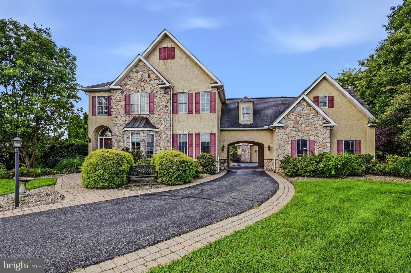 Property Photo:  264 Regent Circle  PA 19363 