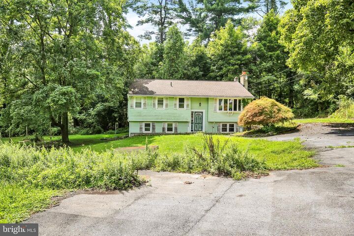 Property Photo:  3323 E Galen Hall Road  PA 17569 