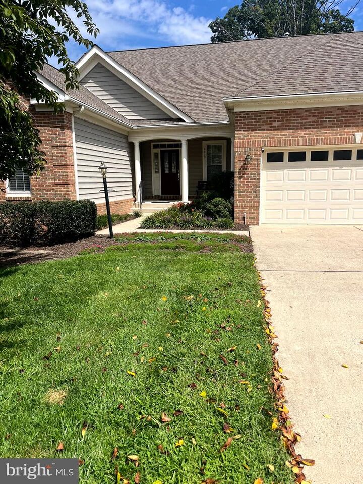 Property Photo:  6825 Saddle Run Way  VA 20155 