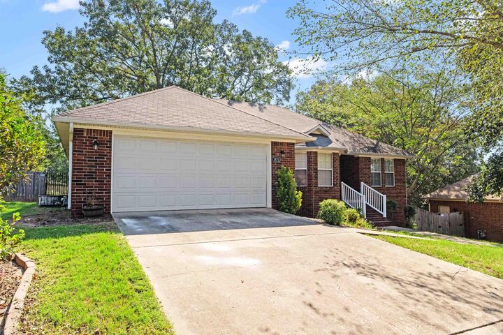 Property Photo:  1670 Nuthatch Cir  AR 72034 
