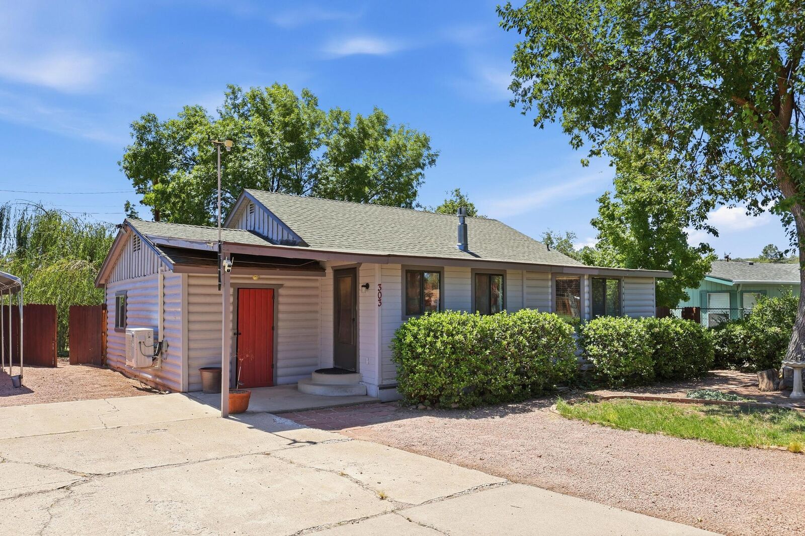 Property Photo:  303 W Roundup Road  AZ 85541 