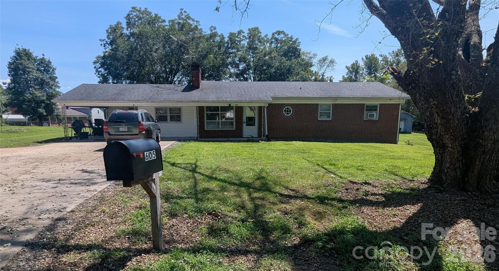 Property Photo: 605 Lincoln Lane NC 28645