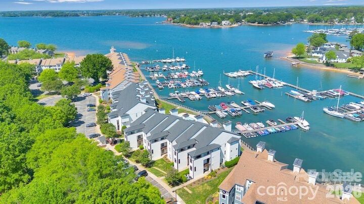 Property Photo: 18755 Vineyard Point Lane NC 28031