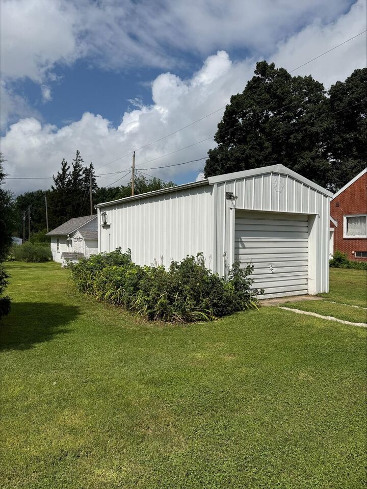 Property Photo:  702 Third Street  IA 50040 