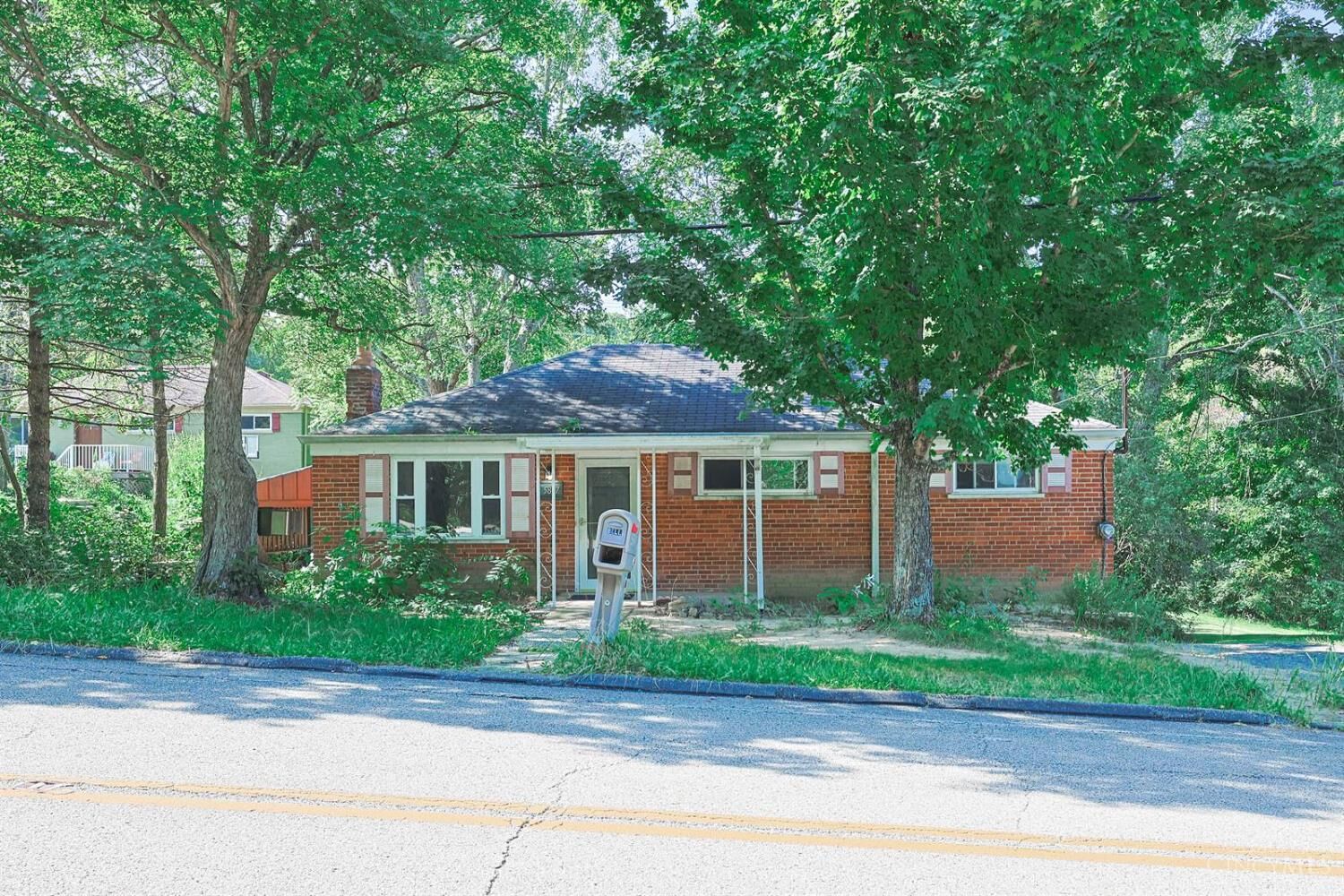 Property Photo: 5847 Blue Rock Hill Road OH 45247