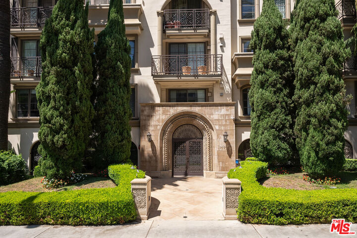 Property Photo:  10795 Wilshire Blvd, Unit 304  CA 90024 
