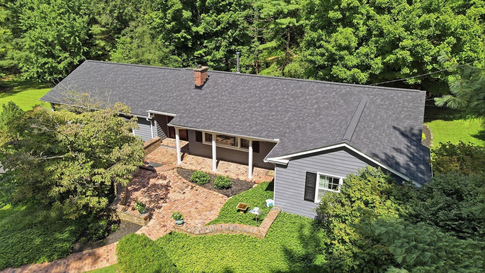 Property Photo: 1086 Burg Street OH 43023