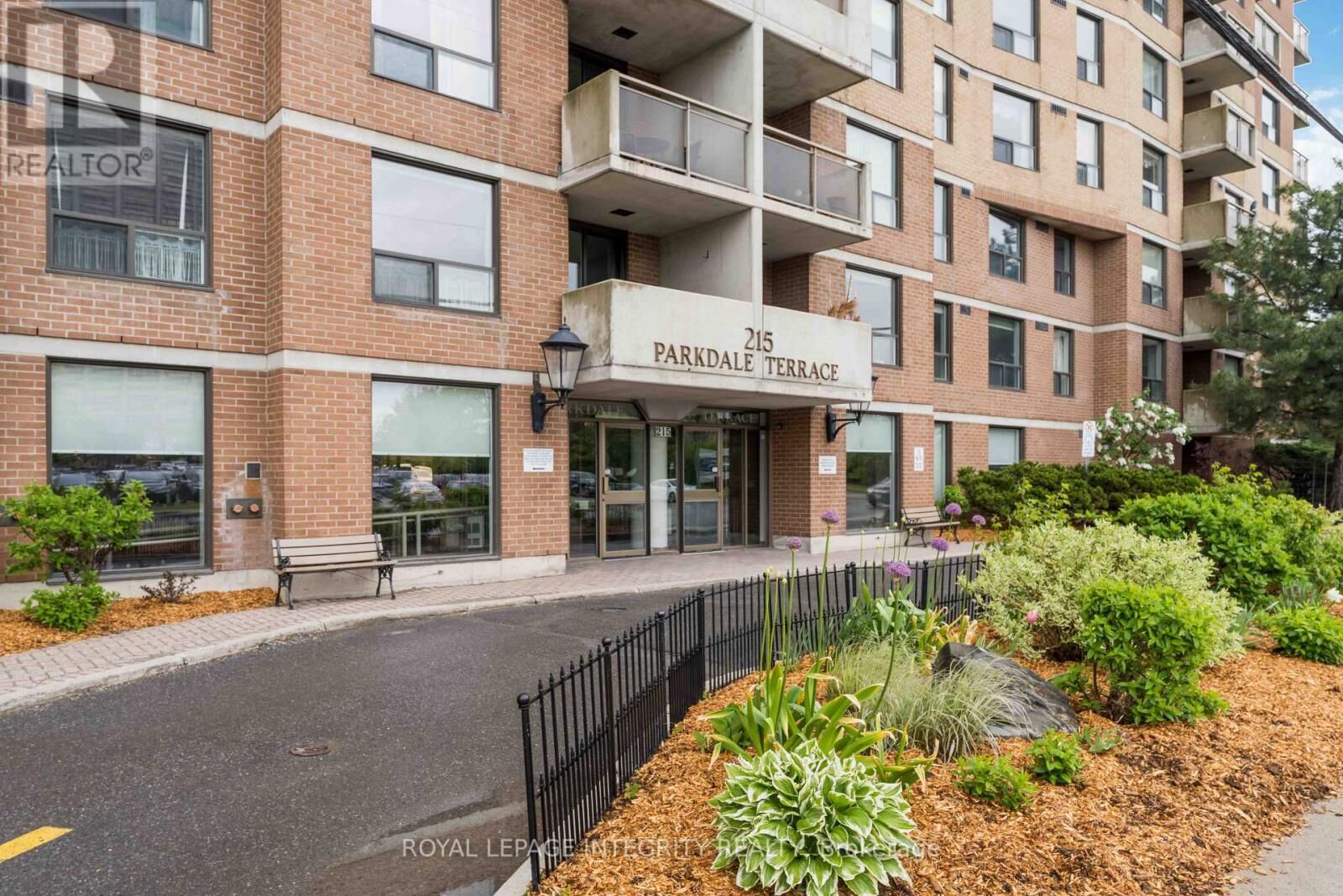 Property Photo: 215 Parkdale Avenue 208 ON K1Y 4T8