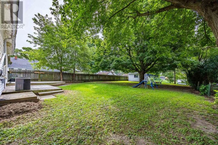 Property Photo:  5 First Alley  ON N4G 5P7 