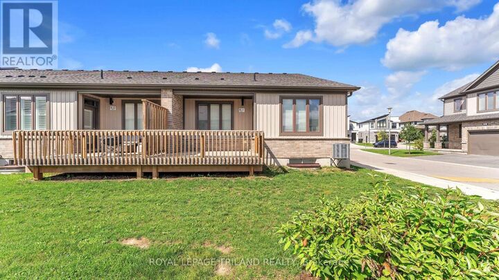 Property Photo: 2284 Evans Boulevard 52 ON N6M 0A1